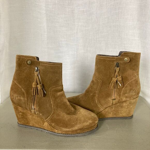 Caterpillar Boots Tan Suede Leather Wedge Heel Tasseled Size 9 US Outdoor EUC - Picture 1 of 10